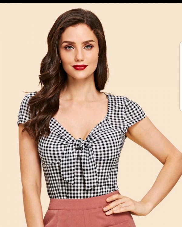 Knotted Sweetheart Gingham fitted top