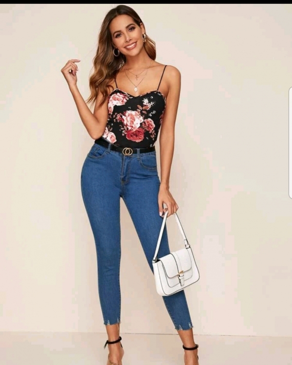 Sweet heart neck Floral Cami top